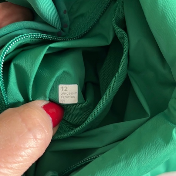 NWT!!🍒LULULEMON DOWN FOR IT ALL VEST sz 12 RACEWAY GREEN 700-Fill Run Everglade - Picture 7 of 9